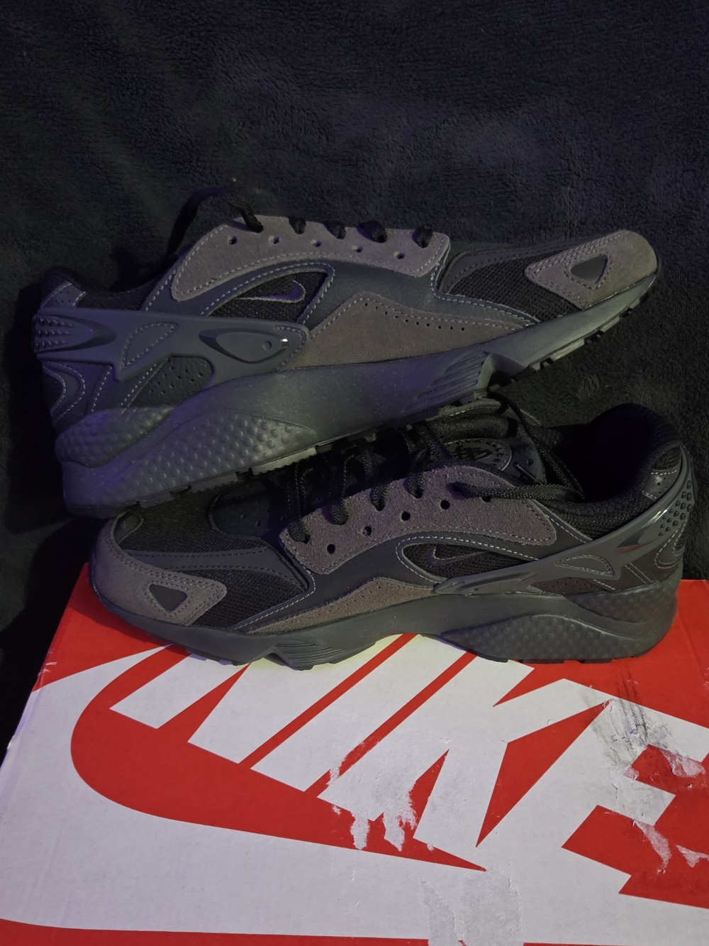 Nike Men's Air Huarache Runner Black Anthracite - 9.5 - Picture 4 of 8